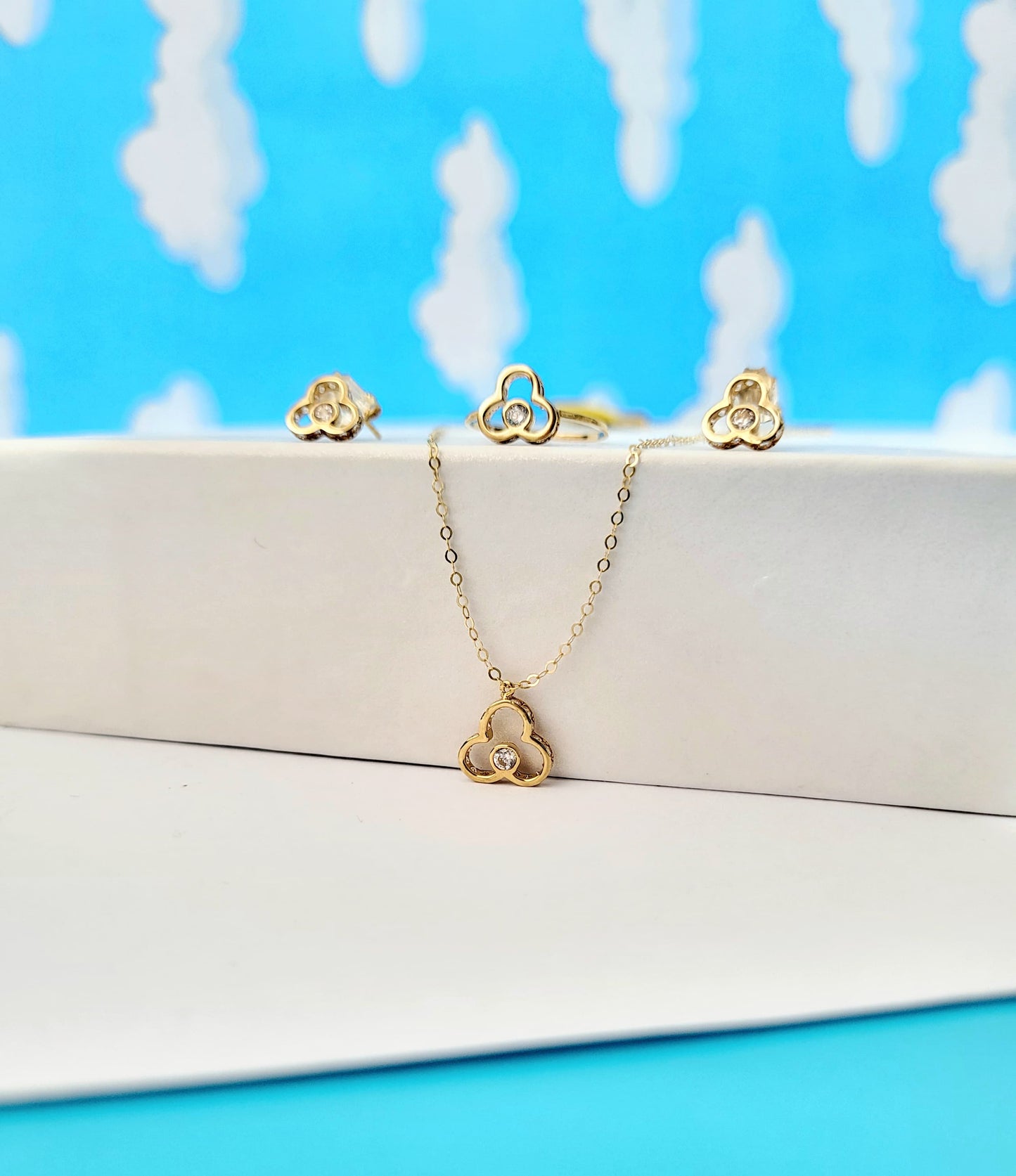 Set para niña, gargantilla, anillo y aritos  oro 14k